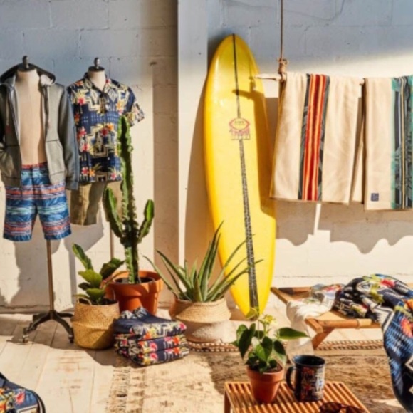 This closet features Men’s Home & Pets - Picture 2 of 3